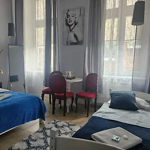 Deja Vu , Varsó Lengyelország